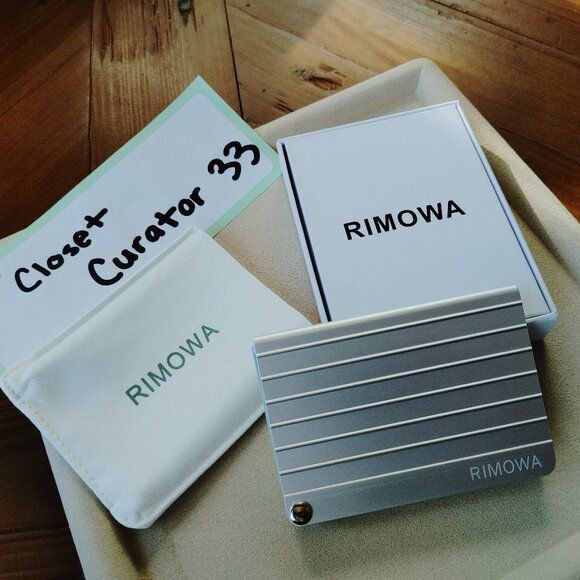 Rimowa Aluminum Silver Hardshell Cardholder (New) - Picture 2 of 9